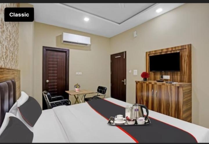 Hotel Citi Star บาแรลลี ภายนอก รูปภาพ